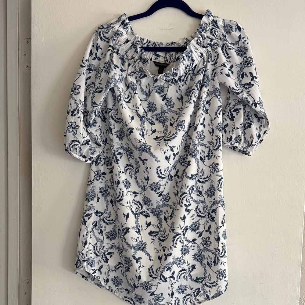 Banana Republic Blue and White Floral Blouse